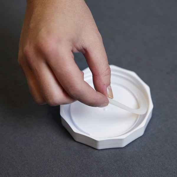 Lid with Easy-Fit Silicone Gaskets
